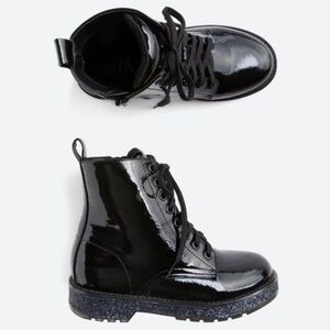 Mia Kids - Guilianna combat boots. Shoes. Black. Size 5.